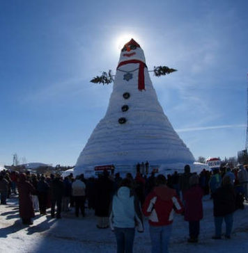 Самый высокий снеговик: Olympia SnowWoman