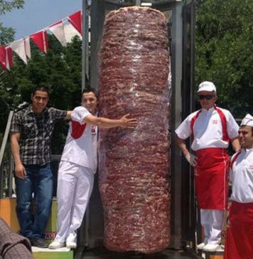 Самая большая шаурма: 1198 кг
