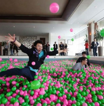 Самое большое скопление шаров: 100000