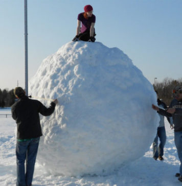 Самый большой снежный ком