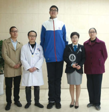 Самый высокий подросток-мальчик